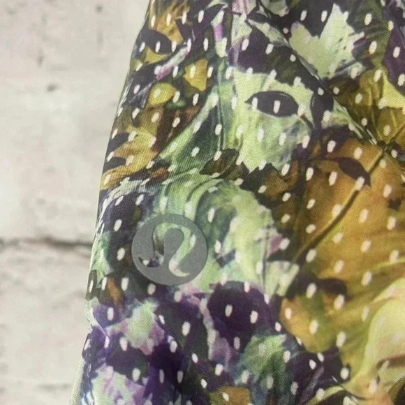 Lululemon Women's Size 6 Spring Break Away Short Tie Waist Floral Sport Multi - Picture 6 of 9